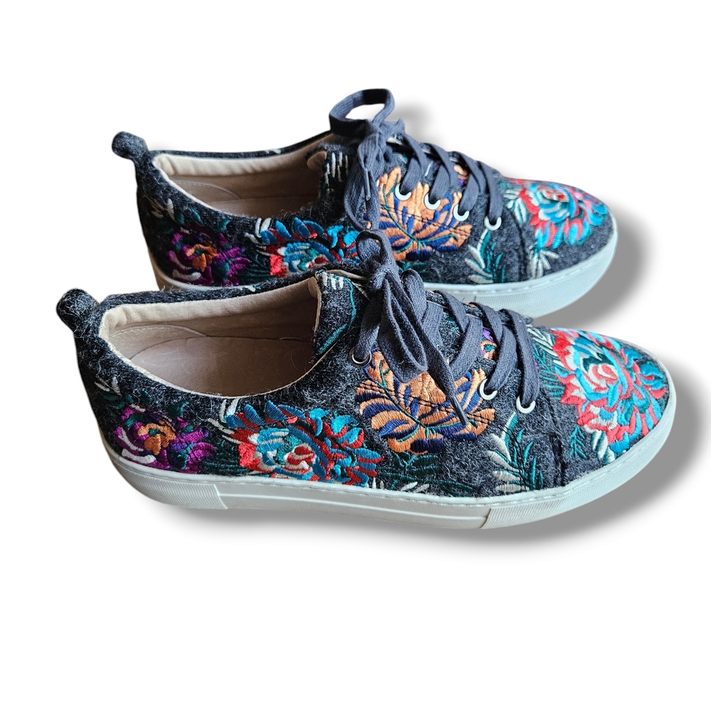 J/Slides Anthropologie Embroidered Floral Lace-Up Sneakers, Size 8